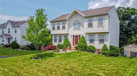 517 Stirrup Dr, Greensburg, PA 15601