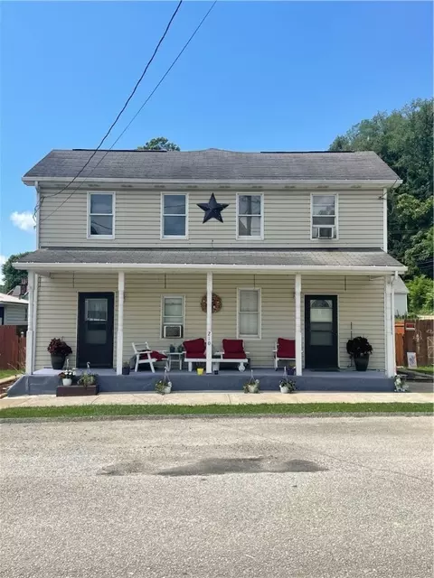 210 Galley St, Dawson, PA 15428