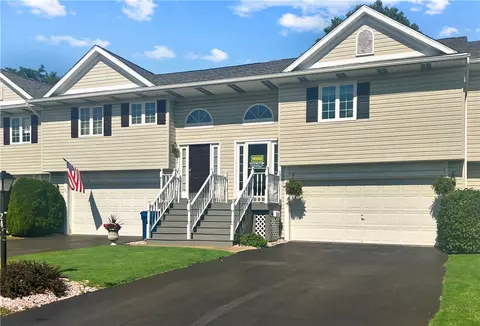 24 Links Dr, New Castle, PA 16101