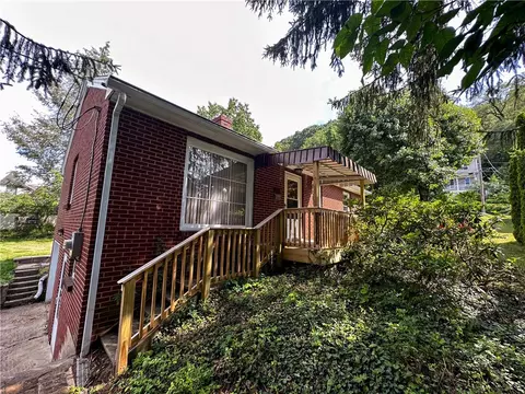 2303 Locust St, Greensburg, PA 15601