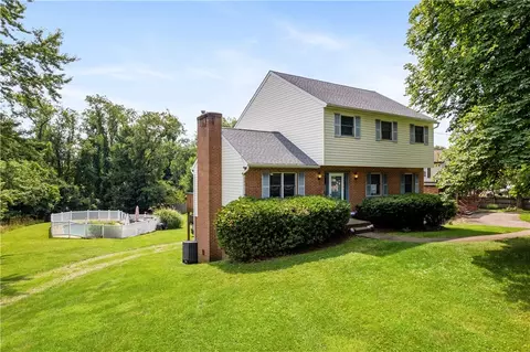 2126 Middle Rd, Glenshaw, PA 15116