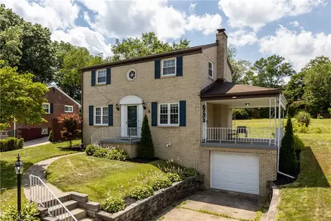 2200 Pleasant Dr, White Oak, PA 15131