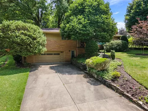 4401 E Barlind Dr, Pittsburgh, PA 15227