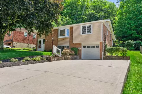 2056 Holiday Park Dr, Pittsburgh, PA 15239