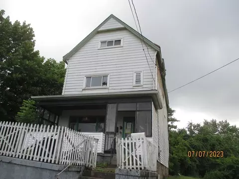 26 Moody St, Braddock, PA 15104