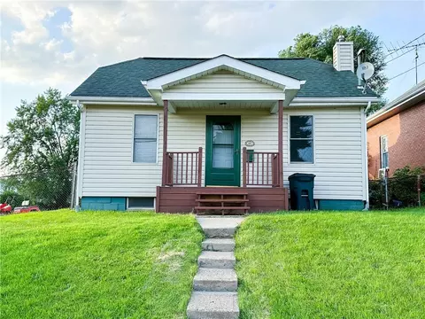 810 Jefferson Ave, Natrona Heights, PA 15065