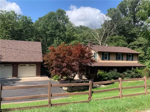 153 Sutherland Rd, Jeannette, PA 15644