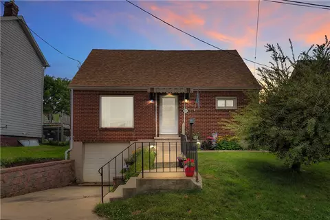 1017 Beacon St, Natrona Heights, PA 15065