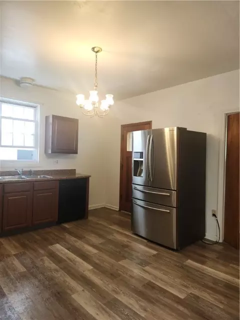 313 Emerson St, Vandergrift, PA 15690 photo 7