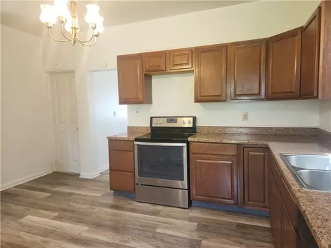 313 Emerson St, Vandergrift, PA 15690 photo 6