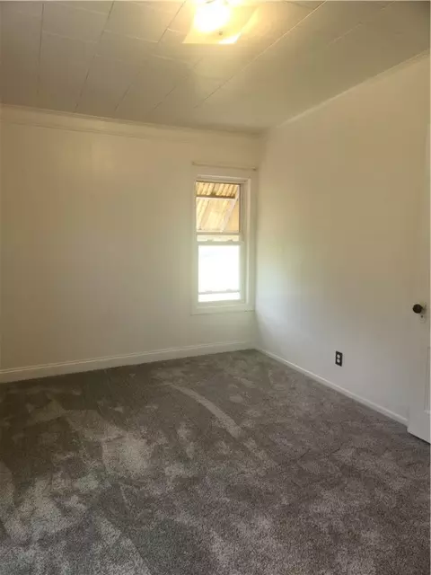 313 Emerson St, Vandergrift, PA 15690 photo 10