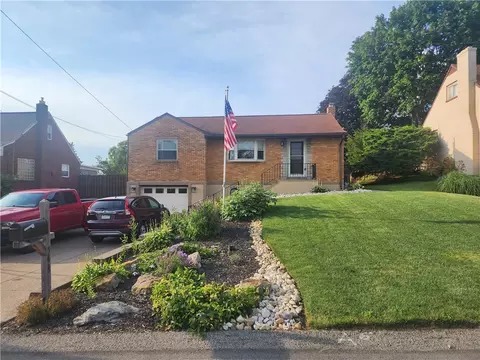 544 Regency Dr, Pittsburgh, PA 15239