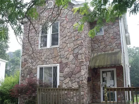 740 E Maiden St, Washington, PA 15301