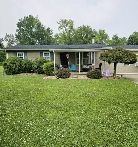 220 Oak Park Ln, New Castle, PA 16101