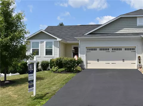 109 Lorien Dr, Jeannette, PA 15644