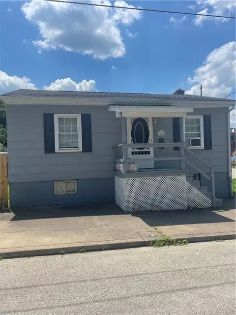 121 E Peach St, Connellsville, PA 15425