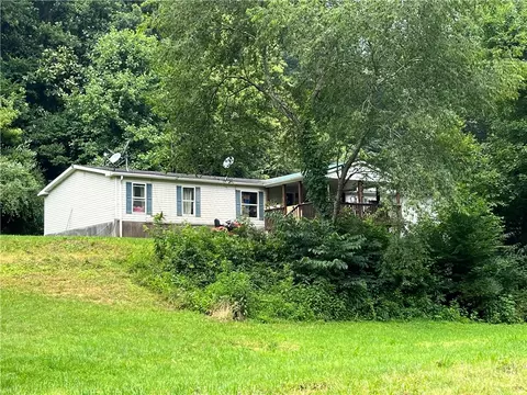 1240 Jollytown Rd, New Freeport, PA 15352
