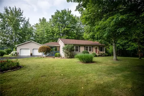 7310 Lamor Rd, Mercer, PA 16137