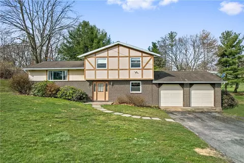 322 Concord Circle Rd, Beaver Falls, PA 15010