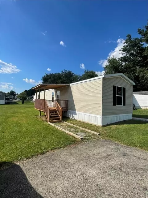 1703 David St, Scottdale, PA 15683