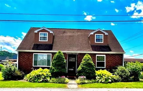 3116 Oregon Dr, Lower Burrell, PA 15068