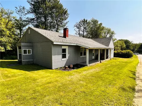 13 Salem St, Greenville, PA 16125