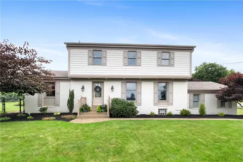 2421 Huntington Dr, Pittsburgh, PA 15241