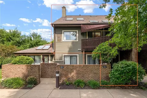 2802 Leona Ln, Coraopolis, PA 15108