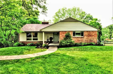 2662 Lindenwood Dr, Pittsburgh, PA 15241