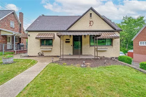 121 Bernard Dr, White Oak, PA 15131