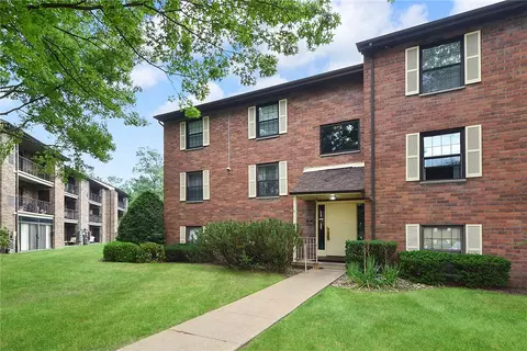 7230 Beacon Hill Dr, Wilkinsburg, PA 15221