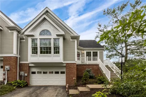 1363 Meadowbrook Dr, Canonsburg, PA 15317