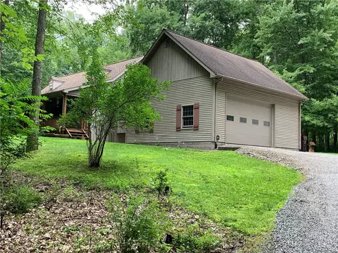 1133 Buckeye Dr, Sharpsville, PA 16150