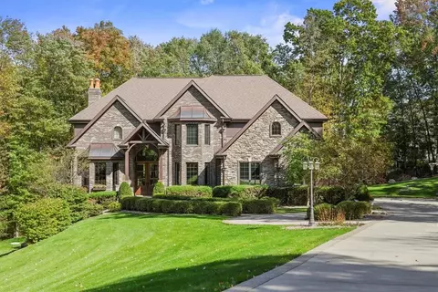 105 Heaven Ln, Mars, PA 16046