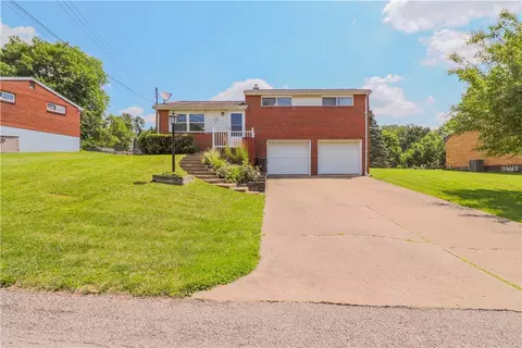 271 Southward Dr, Coraopolis, PA 15108