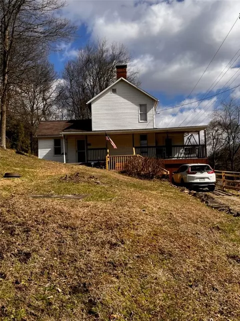 3506 W Crawford Ave, Dunbar, PA 15431