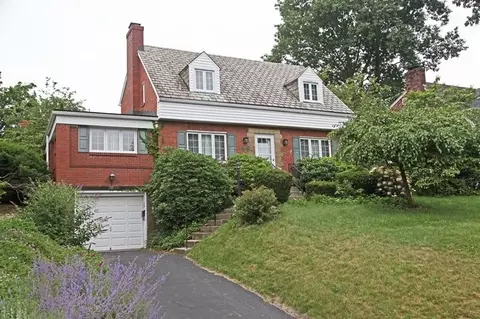 902 Oakside Ln, Pittsburgh, PA 15229