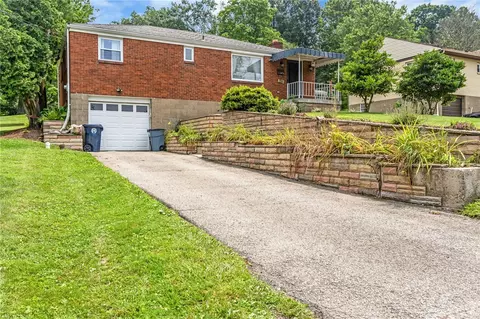 115 Oak Dr, Trafford, PA 15085