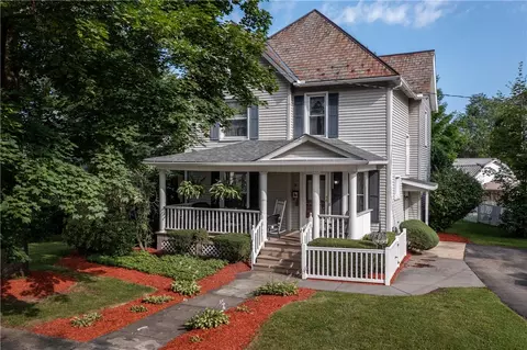 27 Rosedale Ave, Greenville, PA 16125