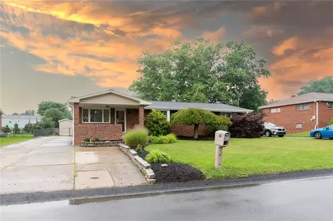 720 Mcgovern Rd, Houston, PA 15342