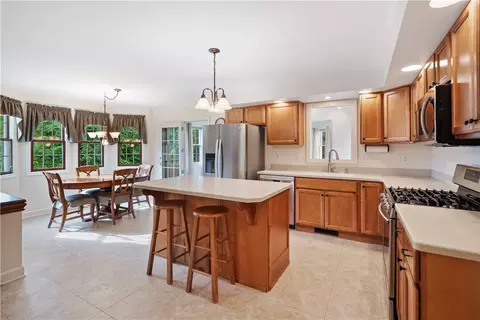 116 Valley Rd, Eighty Four, PA 15330 photo 5