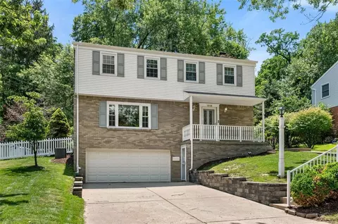 1318 Plantation Dr, Bethel Park, PA 15102
