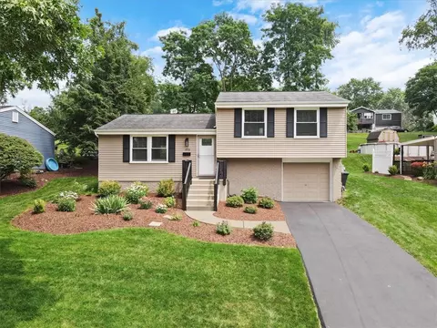 206 Thunderwood Dr, Bethel Park, PA 15102