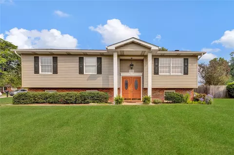122 Skyview Dr, Aliquippa, PA 15001