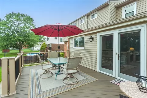 22 Dover Rd, Irwin, PA 15642 photo 5