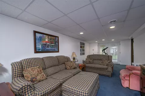 22 Dover Rd, Irwin, PA 15642 photo 38