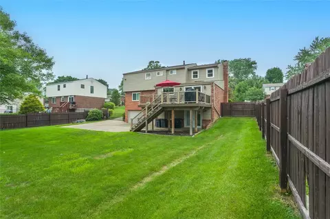 22 Dover Rd, Irwin, PA 15642 photo 7