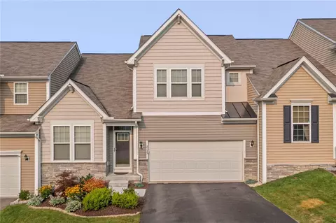 2135 Shawnee Dr, Washington, PA 15301