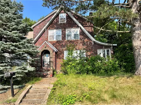 597 S Oakland Ave, Sharon, PA 16146