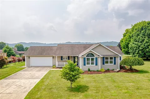 1022 Overbrook Dr, Ford City, PA 16226
